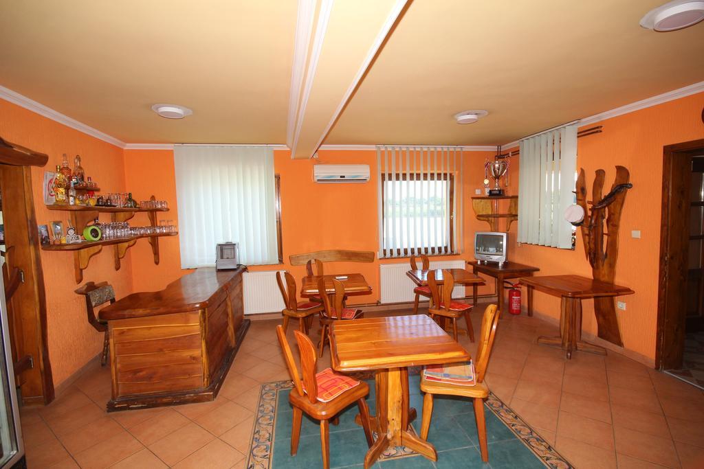Guest House Vila Alexandar Палич Екстер'єр фото
